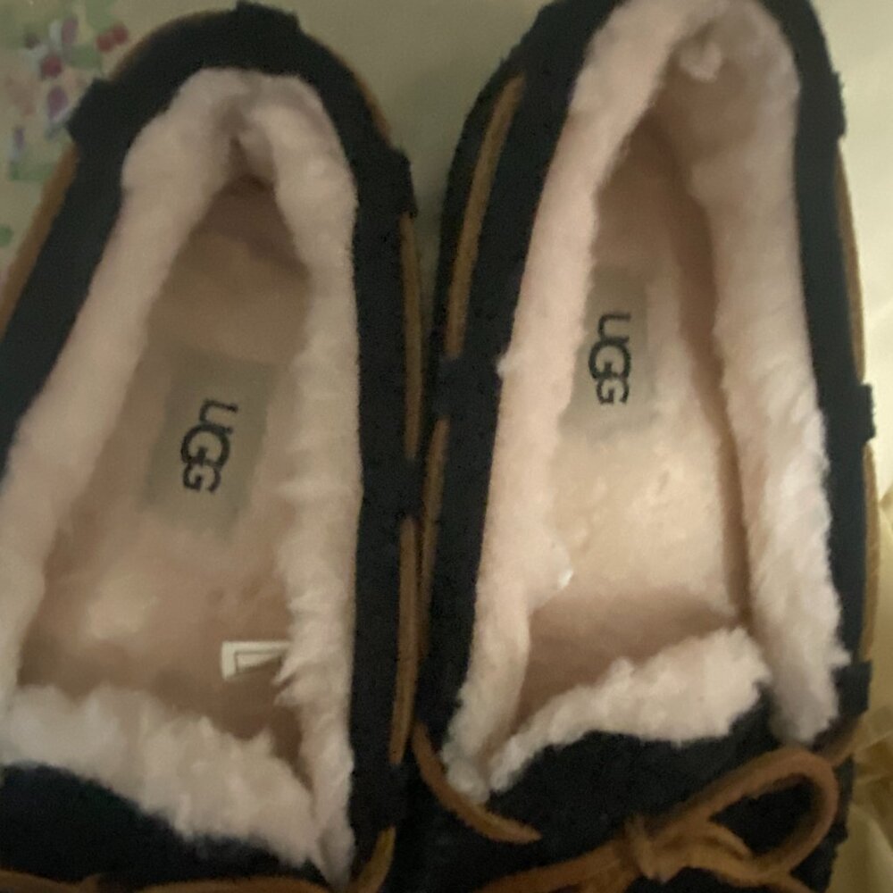 UGG  Size 9 Olsen Slippers  Suede House Shoe Moccasins - Picture 9 of 14